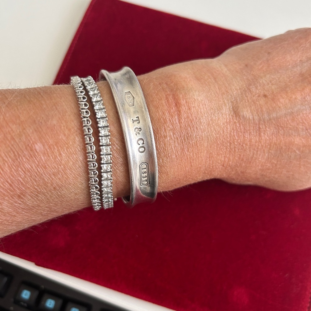 Tiffany & Co cuff bracelet sterling silver/ vintage 1990's (unisex/women/men) - Picture 10 of 14
